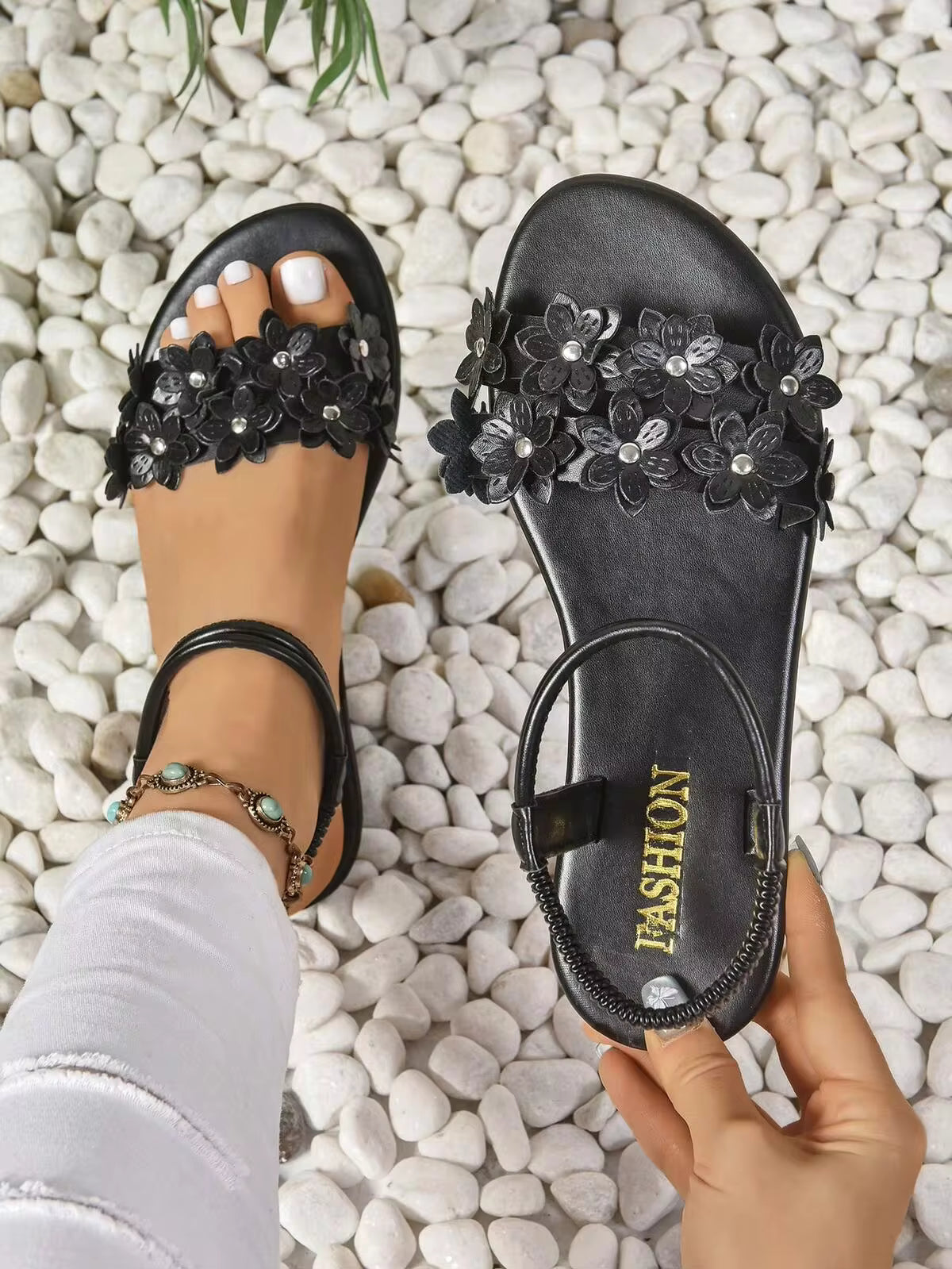 Women's Fashion Embroidered Comfortable Buckle Elastic Band Plus Size Flat Beach Sandals,Spring Summer Outfits